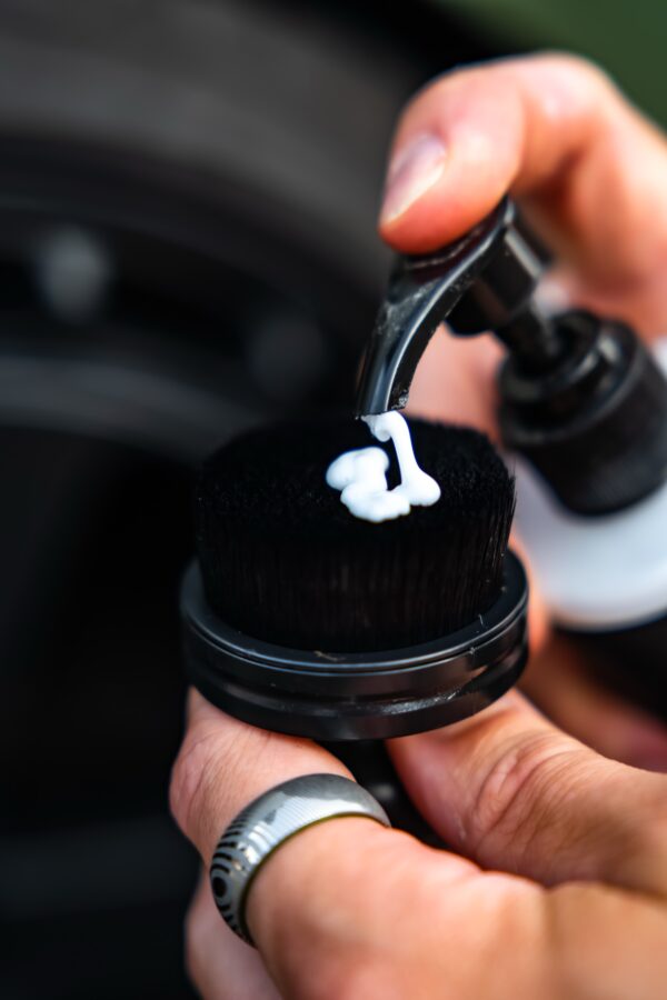 Tyre Dressing Applicator - Image 2